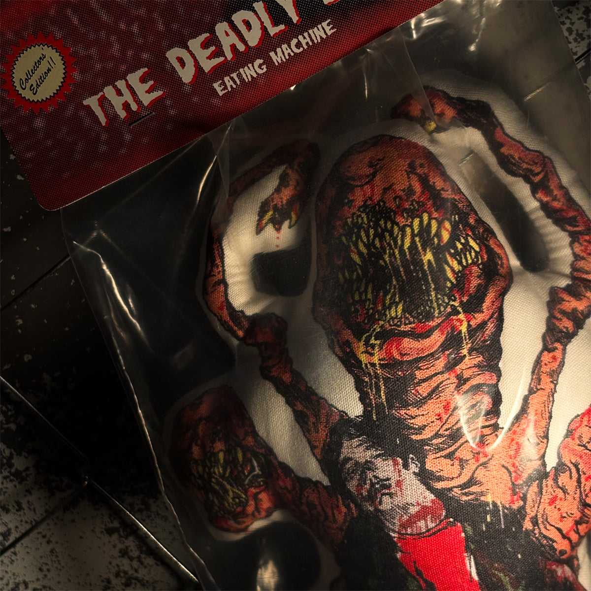 THE DEADLY SPAWN "EATING MACHINE" クッション人形